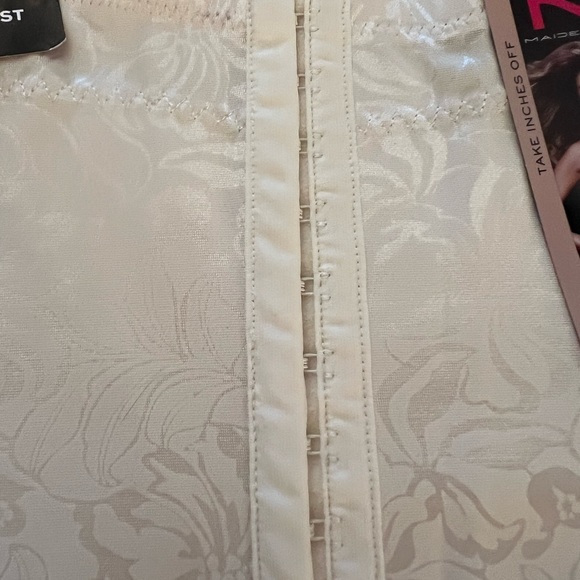 Waist Trainer / Tummy Control - Picture 3 of 3